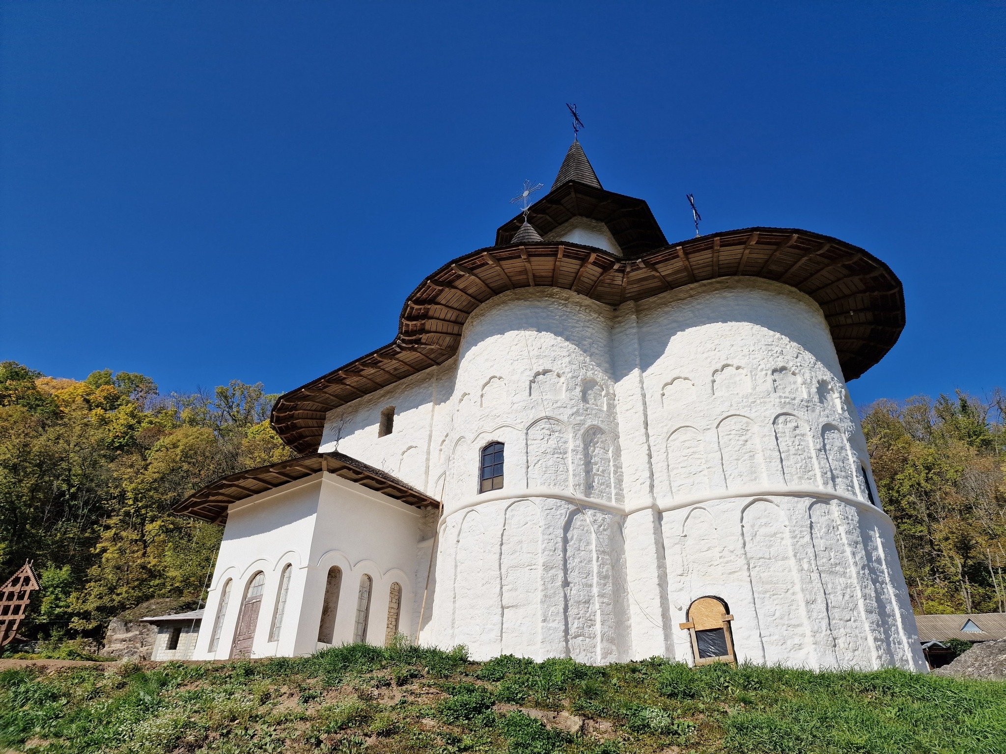 Biserica Sfânta Treime de la Mănăstirea Rudi